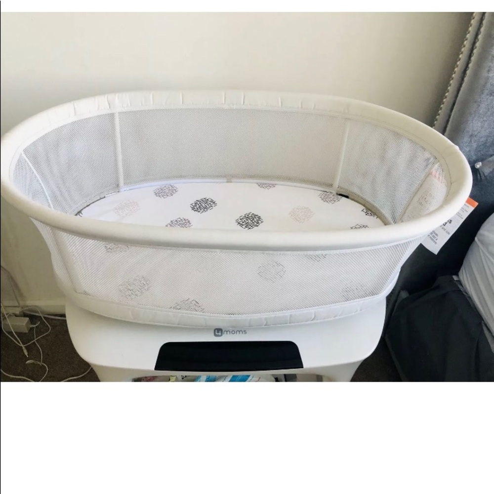 4 moms bassinet - Picture 2 of 7